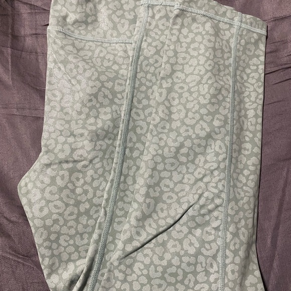 CVG leopard size small - Picture 3 of 4